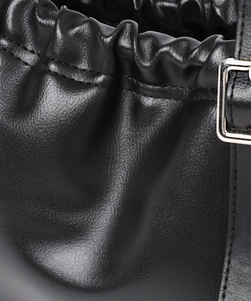 LEPSIM(レプシィム)の「スクエアショルダーバッグ 250447(ショルダーバッグ・レディース・ブラック/ダークブラウン・ONE SIZE)」の17枚目の写真