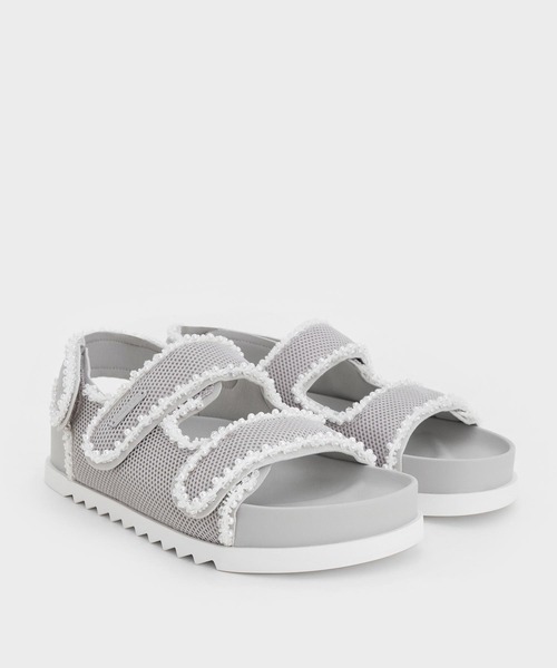 CHARLES & KEITH(チャールズ & キース)の「パールエンベリシュッド フラットフォームサンダル(サンダル・レディース・シルバー/ブラック系その他2・23cm/22.5cm/25.5cm/25cm/24.5cm/23.5cm)」の12枚目の写真