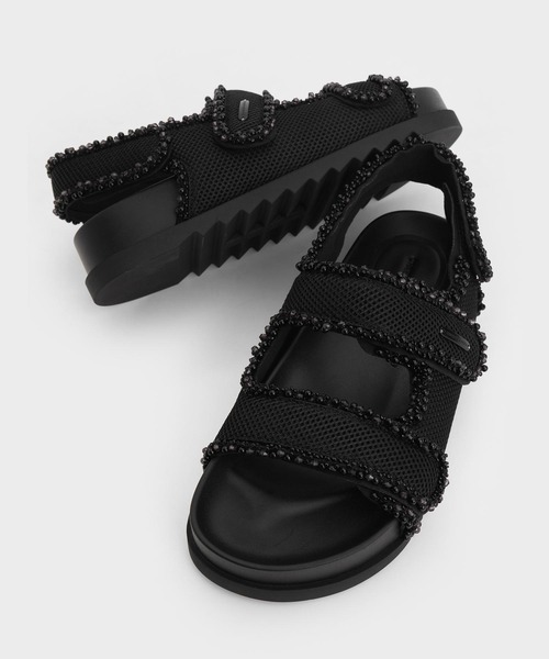 CHARLES & KEITH(チャールズ & キース)の「パールエンベリシュッド フラットフォームサンダル(サンダル・レディース・シルバー/ブラック系その他2・23cm/22.5cm/25.5cm/25cm/24.5cm/23.5cm)」の5枚目の写真
