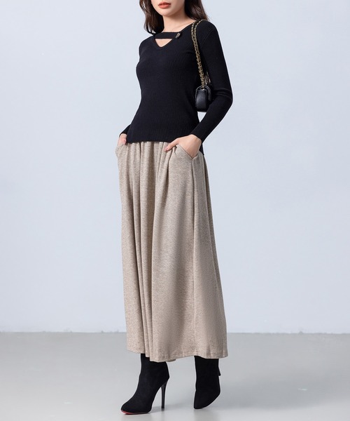 DAY CLOSET（デイ クローゼット）の「【ストラップ風ハートに熱視線】長袖アシンメトリーネックカットアウトリブニットトップス レディース（ニット/セーター・レディース・ブラック/ブラウン/ホワイト/ライトグレー/アイボリー・FREE）」の8枚目の写真