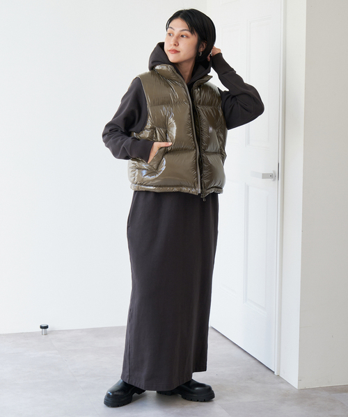 Spick & Span（スピックアンドスパン）の「グロッシーダウンベスト（ダウンベスト・レディース・ベージュ/カーキ・FREE）」の4枚目の写真