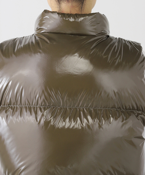 Spick & Span（スピックアンドスパン）の「グロッシーダウンベスト（ダウンベスト・レディース・ベージュ/カーキ・FREE）」の19枚目の写真