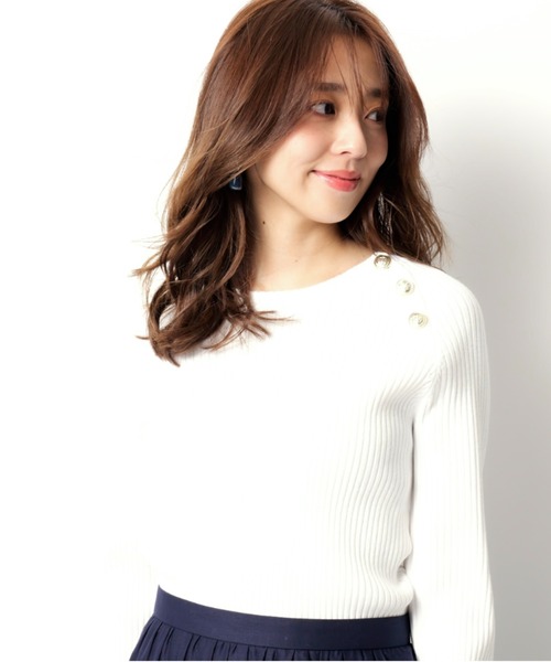 JUSGLITTY(ジャスグリッティー)の「サイドボタンリブニット(ニット/セーター・レディース・ホワイト/オレンジ/ネイビー/ブルー系その他3/ピンクベージュ・2)」の18枚目の写真