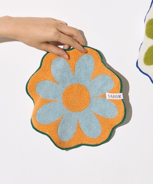 SAHIR(サヒール)の「【SAHIR サヒール】Pattern handtowel パターンハンドタオル(ハンカチ/ハンドタオル・レディース・ブルー/ピンク/グレー/ブルー系その他/アイボリー/オレンジ・0)」の7枚目の写真