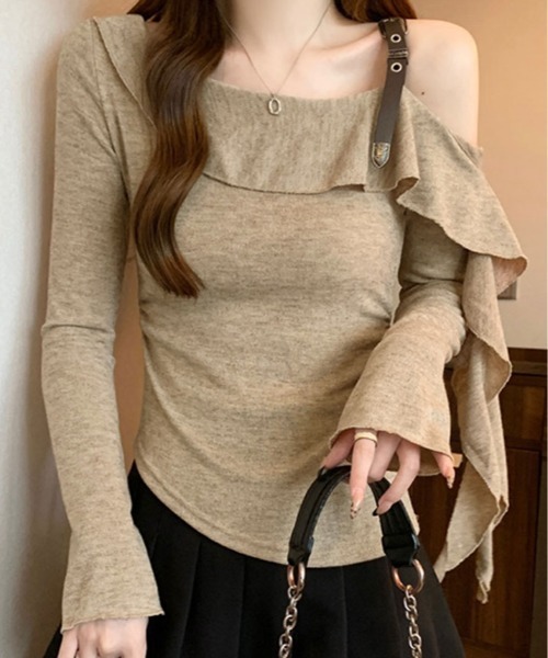 kirakiraShop(キラキラショップ)の「肩ベルト オフショルダー ニット トップス(ニット/セーター・レディース・ベージュ/チャコール/ホワイト・FREE)」の3枚目の写真