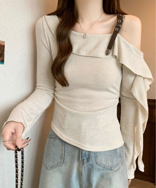 kirakiraShop(キラキラショップ)の「肩ベルト オフショルダー ニット トップス(ニット/セーター・レディース・ベージュ/チャコール/ホワイト・FREE)」の7枚目の写真