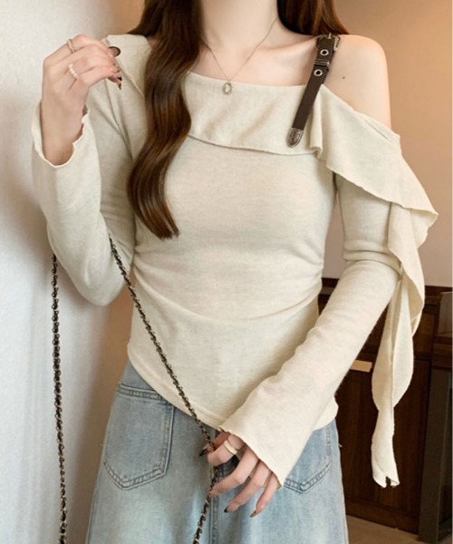 kirakiraShop(キラキラショップ)の「肩ベルト オフショルダー ニット トップス(ニット/セーター・レディース・ベージュ/チャコール/ホワイト・FREE)」の13枚目の写真