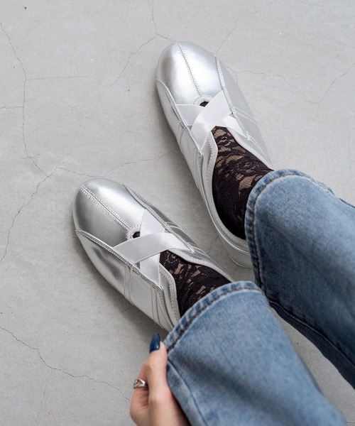 menue(メヌエ)の「クロスベルト バレエ スニーカー(スニーカー・レディース・ピンク/シルバー/ブラック・3L/LL/L/M/S/SS)」の3枚目の写真