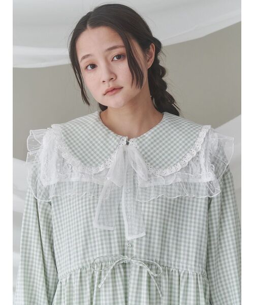 merry jenny（メリージェニー）の「チュールシアーフリルカラー（付け襟・レディース・オフホワイト/ブラック/アイボリー・FREE）」の5枚目の写真