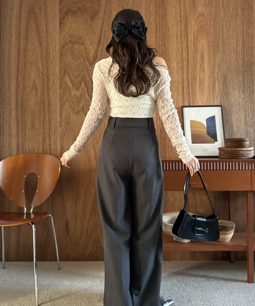 efill(エフィル)の「オフショル レース ブラウス / カットソー 【大人気商品で再販決定♪】(Tシャツ/カットソー・レディース・アイボリー・FREE)」の7枚目の写真