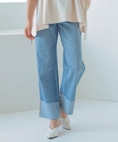 aquagarage(アクアガレージ)の「ロールアップデニムパンツ(デニムパンツ・レディース・インディゴブルー/ブルー/サックスブルー・M)」の1枚目の写真