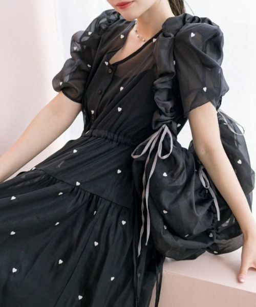 OLIVE des OLIVE（オリーブデオリーブ）の「ハート刺繍ワンピース（ワンピース・レディース・ブラック/ピンク/オフホワイト/サックスブルー/イエロー・FREE）」の6枚目の写真