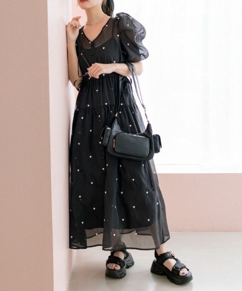 OLIVE des OLIVE（オリーブデオリーブ）の「ハート刺繍ワンピース（ワンピース・レディース・ブラック/ピンク/オフホワイト/サックスブルー/イエロー・FREE）」の9枚目の写真