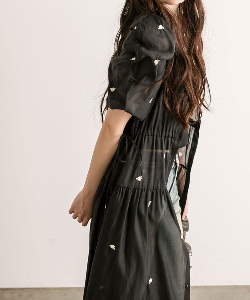 OLIVE des OLIVE（オリーブデオリーブ）の「ハート刺繍ワンピース（ワンピース・レディース・ブラック/ピンク/オフホワイト/サックスブルー/イエロー・FREE）」の13枚目の写真