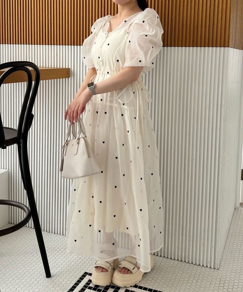 OLIVE des OLIVE（オリーブデオリーブ）の「ハート刺繍ワンピース（ワンピース・レディース・ブラック/ピンク/オフホワイト/サックスブルー/イエロー・FREE）」の19枚目の写真