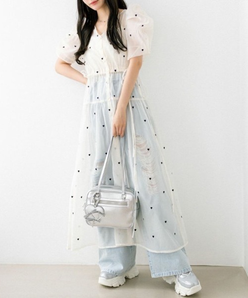 OLIVE des OLIVE（オリーブデオリーブ）の「ハート刺繍ワンピース（ワンピース・レディース・ブラック/ピンク/オフホワイト/サックスブルー/イエロー・FREE）」の20枚目の写真