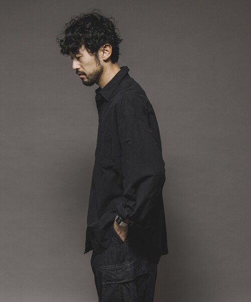 HINSON（ヒンソン）の「HINSON/ヒンソン レギュラーカラー ロングスリーブシャツ/シワ加工/リラックスフィット（シャツ/ブラウス・メンズ・ブラック/オフホワイト・MEDIUM/LARGE）」の10枚目の写真