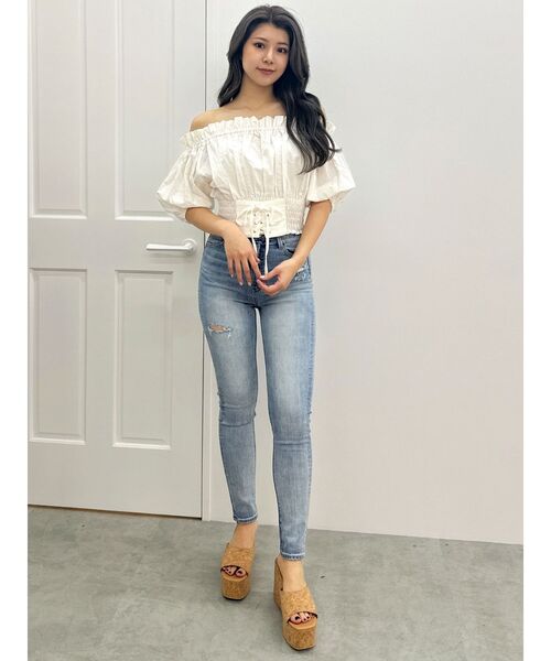 GYDA(ジェイダ)の「H/W GD embossダメージスキニーデニムパンツ(デニムパンツ・レディース・ライトブルー/ブルー・MEDIUM/SMALL/X-SMALL)」の14枚目の写真