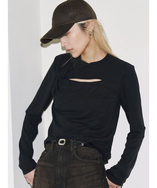 VEQUM（VEQUM）の「【VEQUM】TWIST CUTTING TOPS（Tシャツ/カットソー・レディース・ブラック/ホワイト・FREE）」の2枚目の写真