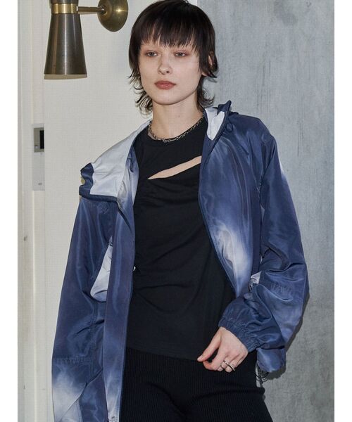 VEQUM（VEQUM）の「【VEQUM】TWIST CUTTING TOPS（Tシャツ/カットソー・レディース・ブラック/ホワイト・FREE）」の3枚目の写真