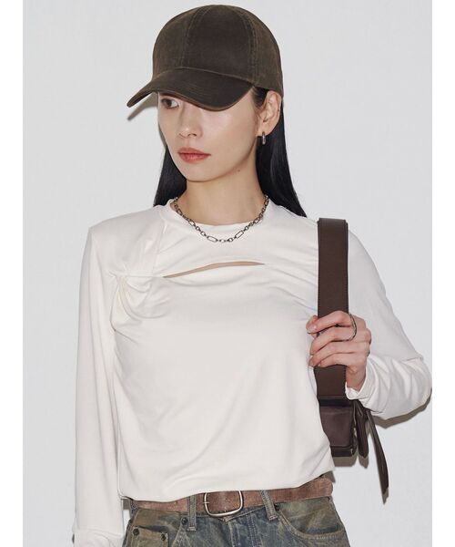 VEQUM（VEQUM）の「【VEQUM】TWIST CUTTING TOPS（Tシャツ/カットソー・レディース・ブラック/ホワイト・FREE）」の6枚目の写真