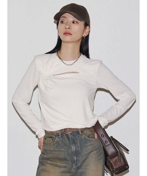 VEQUM（VEQUM）の「【VEQUM】TWIST CUTTING TOPS（Tシャツ/カットソー・レディース・ブラック/ホワイト・FREE）」の7枚目の写真