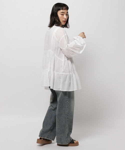 niko and...(ニコアンド)の「プレミアムローンティアードブラウス(シャツ/ブラウス・レディース・ブルー/ホワイト/ラベンダー/チャコール・MEDIUM/LARGE)」の12枚目の写真