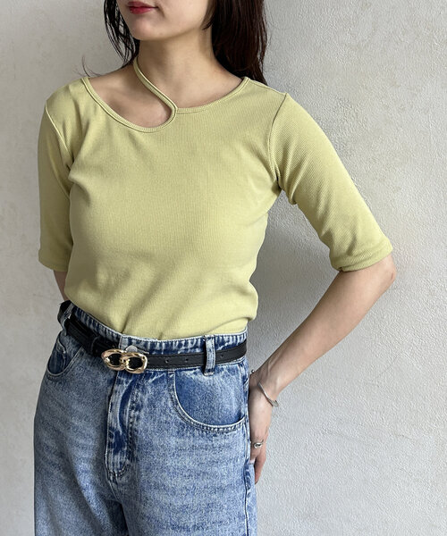 Thevon(ゼボン)の「変形ホルターネック5分袖リブプルオーバー(Tシャツ/カットソー・レディース・ブラウン/ブラック/オリーブ/オフホワイト・FREE)」の1枚目の写真