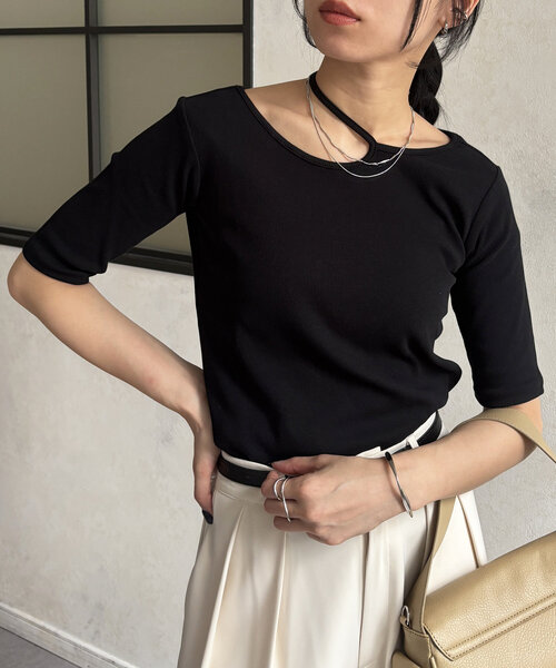 Thevon(ゼボン)の「変形ホルターネック5分袖リブプルオーバー(Tシャツ/カットソー・レディース・ブラウン/ブラック/オリーブ/オフホワイト・FREE)」の3枚目の写真