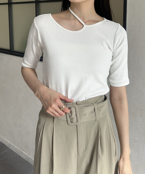 Thevon(ゼボン)の「変形ホルターネック5分袖リブプルオーバー(Tシャツ/カットソー・レディース・ブラウン/ブラック/オリーブ/オフホワイト・FREE)」の9枚目の写真