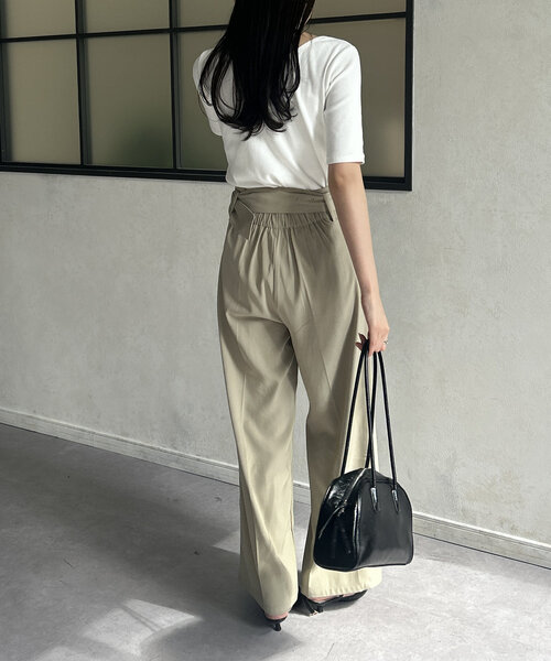 Thevon(ゼボン)の「変形ホルターネック5分袖リブプルオーバー(Tシャツ/カットソー・レディース・ブラウン/ブラック/オリーブ/オフホワイト・FREE)」の11枚目の写真