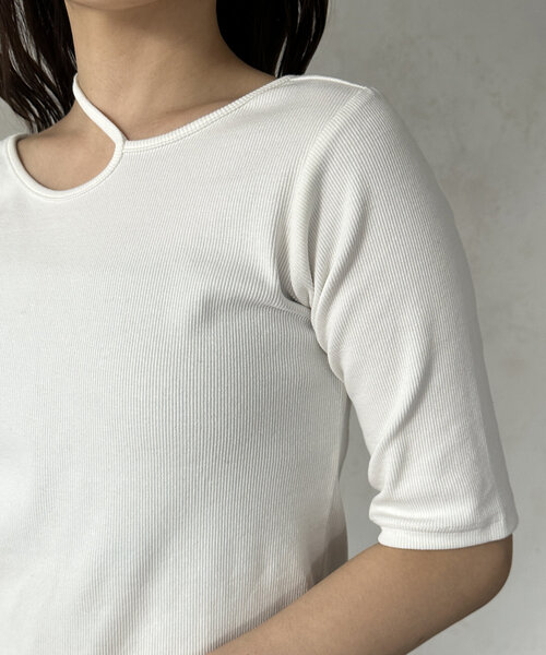 Thevon(ゼボン)の「変形ホルターネック5分袖リブプルオーバー(Tシャツ/カットソー・レディース・ブラウン/ブラック/オリーブ/オフホワイト・FREE)」の15枚目の写真