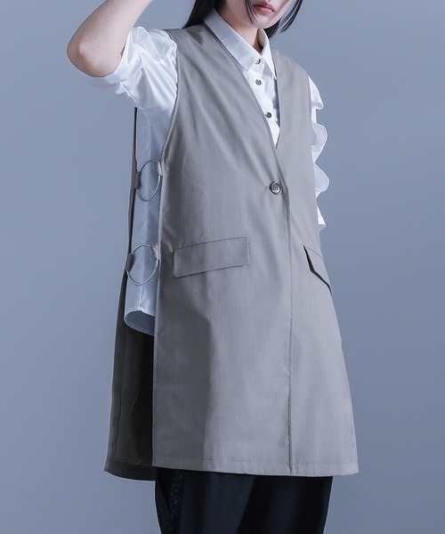 kOhAKU(コハク)の「サイドリングミドル丈ジレ(ベスト・レディース・ブラック/グレー・1/2)」の3枚目の写真