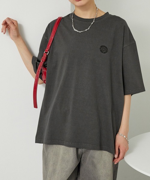 MONO-MART(モノマート)の「ピグメント加工ワンポイント刺繍オーバーサイズ半袖Tシャツ(Tシャツ/カットソー・メンズ・レッド/ブラック/ブラック系/ブルー系1/ブルー系/ブラック系1・L/M)」の22枚目の写真