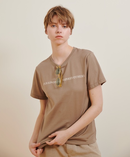 allureville(アルアバイル)の「コンビフォントTシャツ(Tシャツ/カットソー・レディース・オフホワイト/グレー系その他/モカ・2)」の16枚目の写真