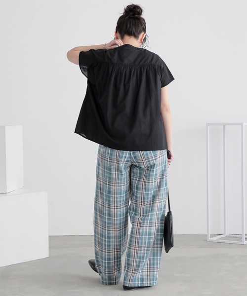 n'OrLABEL(ノアールレーベル)の「ピンタックレース半袖ブラウス(シャツ/ブラウス・レディース・ブラック/オフホワイト/ブルー・1/2)」の8枚目の写真