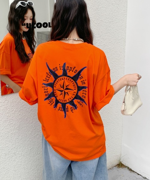 SHEENA(シーナ)の「バックプリントグラフィックオーバーサイズTシャツ(Tシャツ/カットソー・レディース・ブラック/オレンジ/ピンク/ホワイト/ベージュ・M)」の5枚目の写真