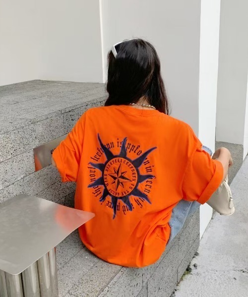 SHEENA(シーナ)の「バックプリントグラフィックオーバーサイズTシャツ(Tシャツ/カットソー・レディース・ブラック/オレンジ/ピンク/ホワイト/ベージュ・M)」の19枚目の写真