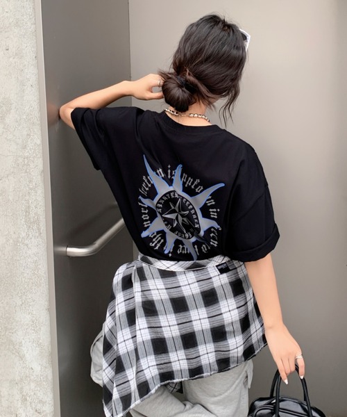 SHEENA(シーナ)の「バックプリントグラフィックオーバーサイズTシャツ(Tシャツ/カットソー・レディース・ブラック/オレンジ/ピンク/ホワイト/ベージュ・M)」の14枚目の写真
