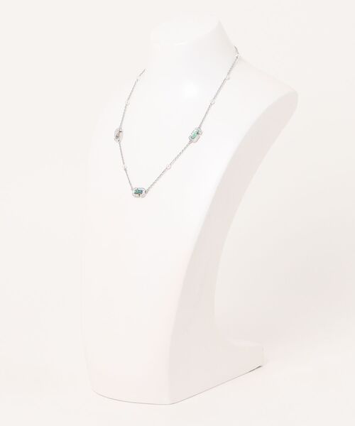 MARC JACOBS（マークジェイコブス）の「J MARC LUXE ABALONE NECKLACE/J マーク リュクス アバロニ ネックレス（ネックレス・レディース・シルバー・ONE SIZE）」の3枚目の写真