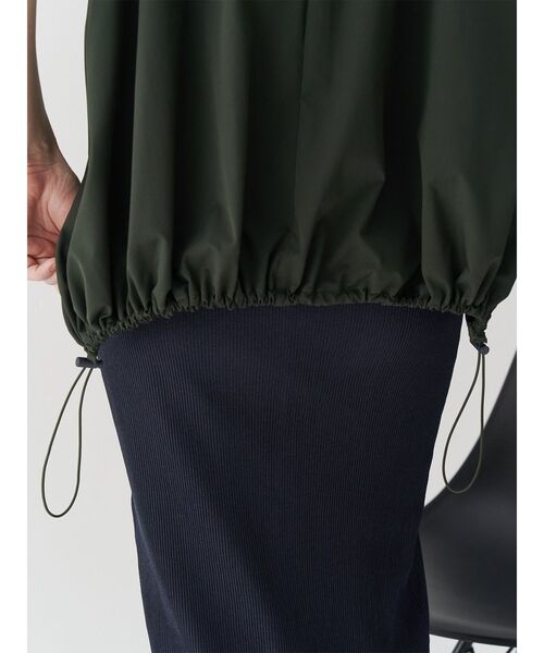 UN3D.（アンスリード）の「DRAPE COCOON TOP / ドレープコクーントップ（Tシャツ/カットソー・レディース・カーキ/ブラック/ホワイト・36/38）」の15枚目の写真