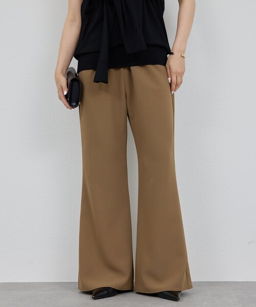 GALLARDAGALANTE（ガリャルダガランテ）の「【好評につき2サイズ登場！】【美脚パンツの新型】ワイドドロストフレアパンツ（その他パンツ・レディース・ブラック/ブラウン・0/1）」の2枚目の写真