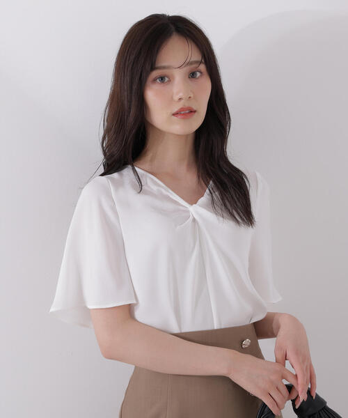 PROPORTION BODY DRESSING（プロポーションボディドレッシング）の「ツイスト半袖ブラウス / 1215210610（シャツ/ブラウス・レディース・ベージュ系その他/ホワイト/ブラウン・MEDIUM/SMALL）」の6枚目の写真