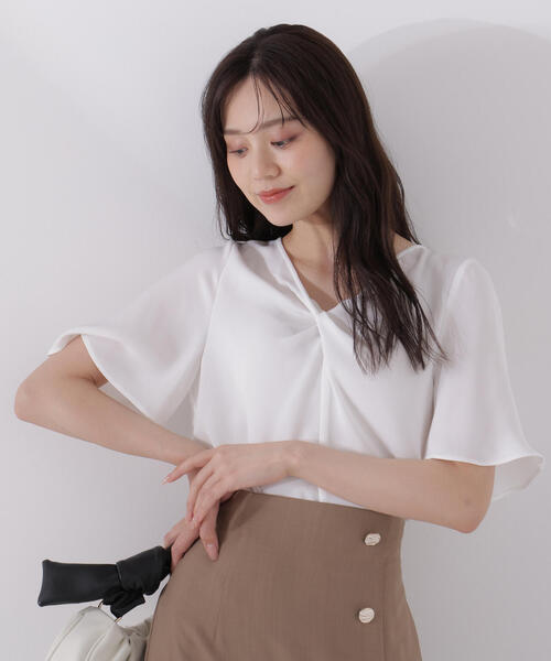 PROPORTION BODY DRESSING（プロポーションボディドレッシング）の「ツイスト半袖ブラウス / 1215210610（シャツ/ブラウス・レディース・ベージュ系その他/ホワイト/ブラウン・MEDIUM/SMALL）」の7枚目の写真