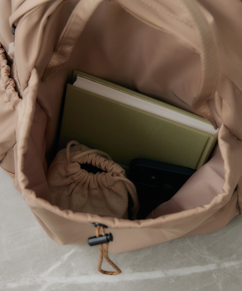 KATHARINE ROSS(キャサリンロス)の「【KATHARINE ROSS】【TREASURE TOPKAPI】ドロストポケットリュック(バックパック/リュック・レディース・ブラック/ベージュ・MEDIUM)」の3枚目の写真