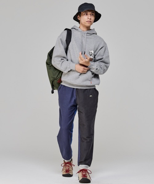 KRIFF MAYER(クリフメイヤー)の「チルタイム裏起毛パーカー(フードロゴ)(スウェット・メンズ・パープル/チャコール/カラフル/グリーン/レッド/ブラウン/グレー/ナチュラル・MEDIUM/X-LARGE/LARGE)」の9枚目の写真