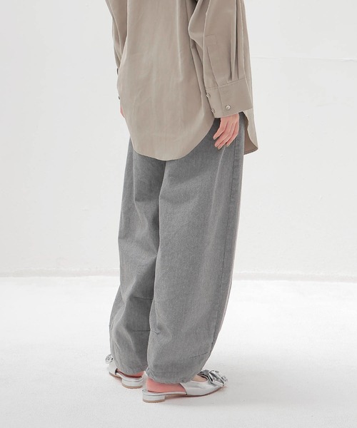 DRESSLAVE(ドレスレイブ)の「carrot grey denim(キャロットシルエットグレーデニム)(デニムパンツ・レディース・グレー・38/36)」の3枚目の写真