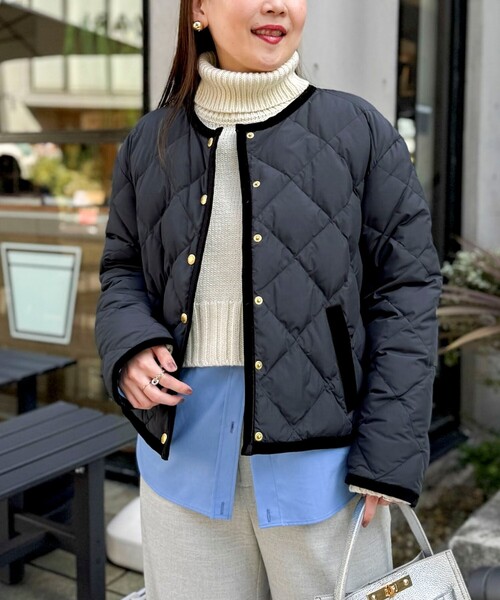 TAION（タイオン）の「【TAION×LIMONTA】別注ベロアパイピングショートダウン（ダウンジャケット/コート・レディース・ブラック/ベージュ/ネイビー・FREE）」の6枚目の写真