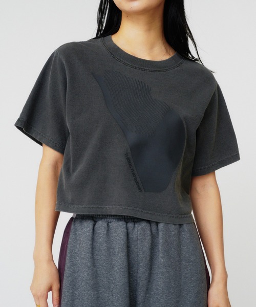 THINGS THAT MATTER(シングス ザット マター)の「AICON × CROPPED T-SHIRT / アイコンクロップドTシャツ(Tシャツ/カットソー・レディース・ホワイト/ブラック・FREE)」の2枚目の写真