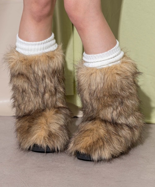 WEGO(ウィゴー)の「WEGO/モンスターファーブーツ(ブーツ・レディース・グレー/ベージュ・SMALL/MEDIUM/LARGE)」の9枚目の写真